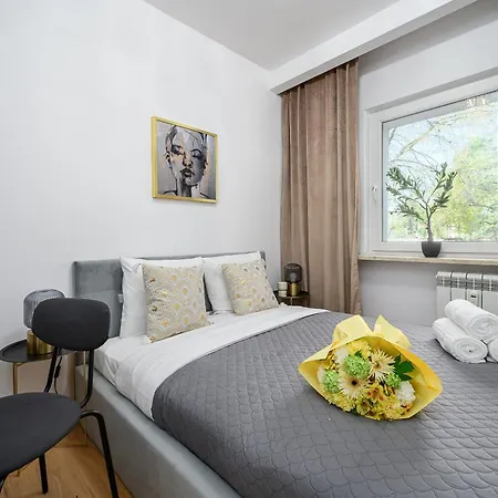 Lumina I 2br Near The Large Park Of Szymanskiego Apartment *