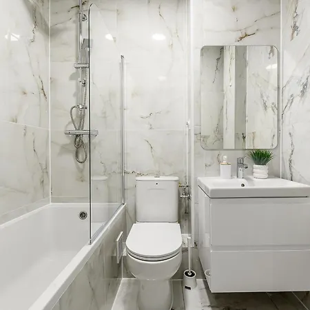 Apartment Lumina I 2br Near The Large Park Of Szymanskiego