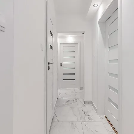 Lumina I 2br Near The Large Park Of Szymanskiego
